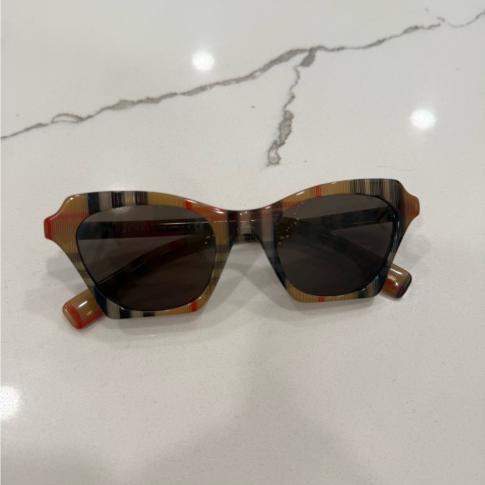 Burberry Small Editorial Burberry Check Print Sunglasses